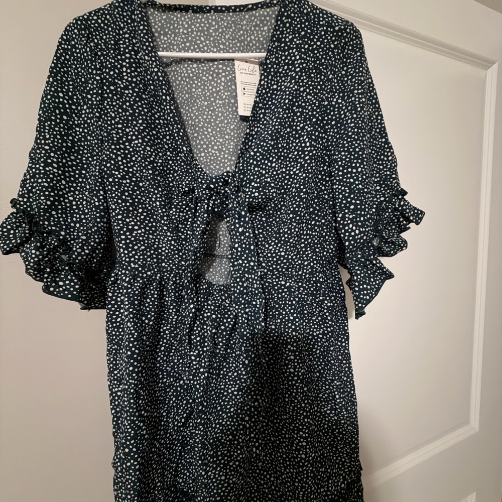 NWT Cupshe Dark Green Polka Dot Tie-Front Ruffle Sleeve Romper